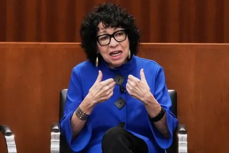 Supreme Court Justice Questions Whether Americans Grasp the Difference Between Leaders and Monarchs